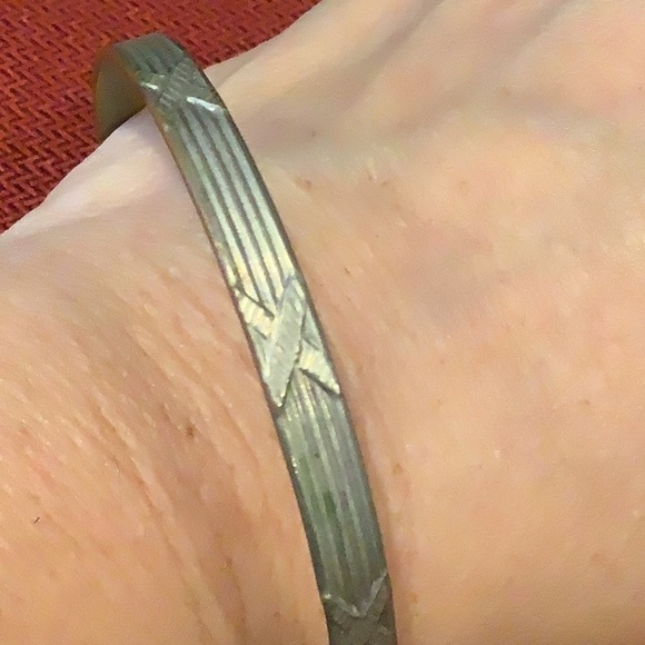 Vintage bangle bracelet - Picture 3 of 4